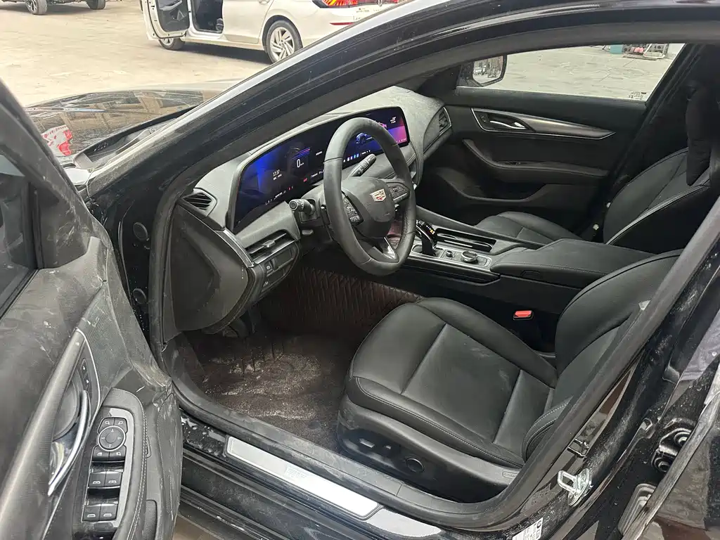 Cadillac CT5 — миниатюра 2