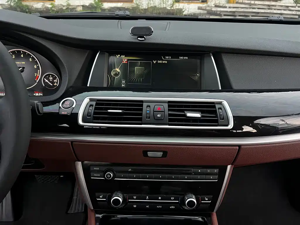 BMW 5 Series GT — миниатюра 14