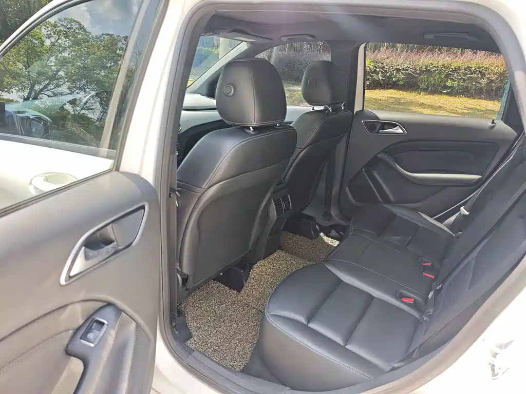 Mercedes-Benz B-Class — миниатюра 5