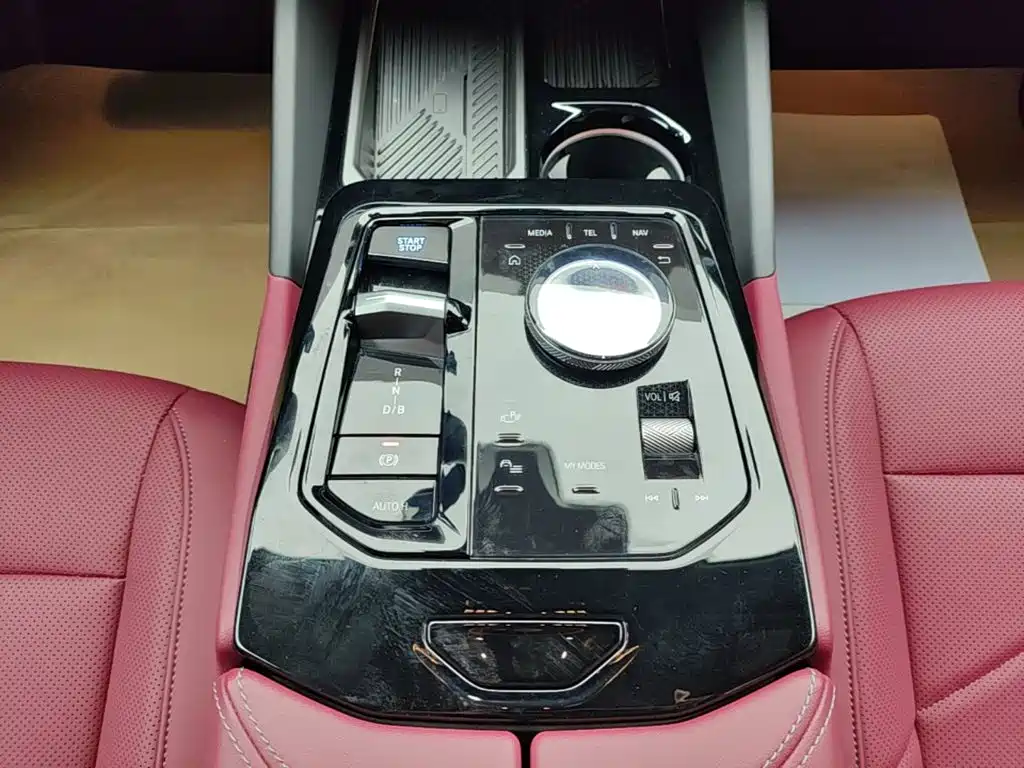 BMW i5 — миниатюра 14