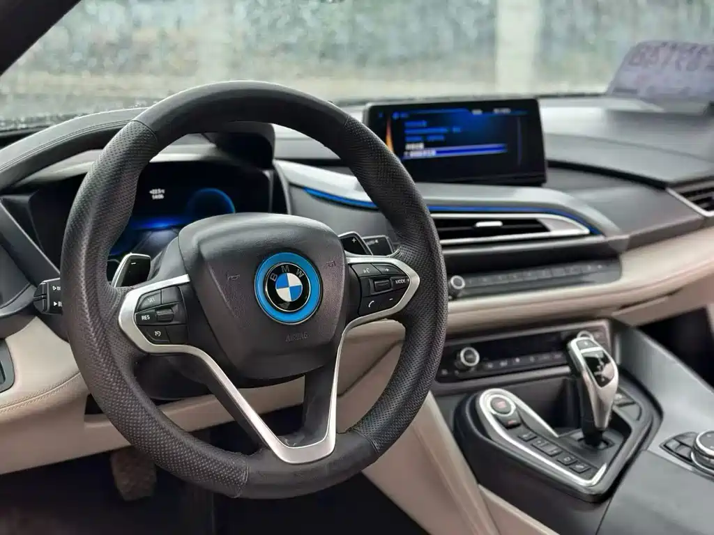 BMW i8