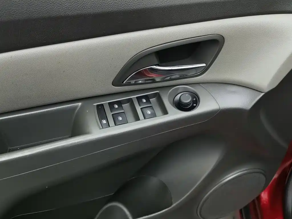 Chevrolet Cruze — миниатюра 9