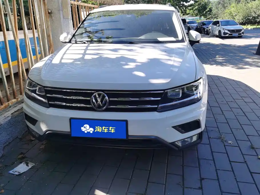 Volkswagen Tiguan L — миниатюра 2