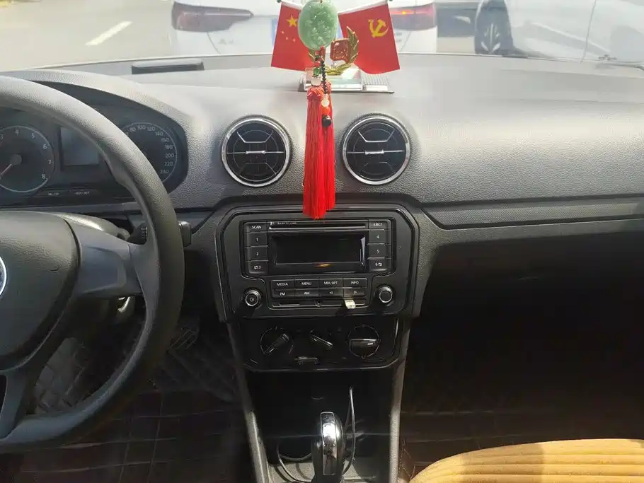 Volkswagen Jetta — миниатюра 13