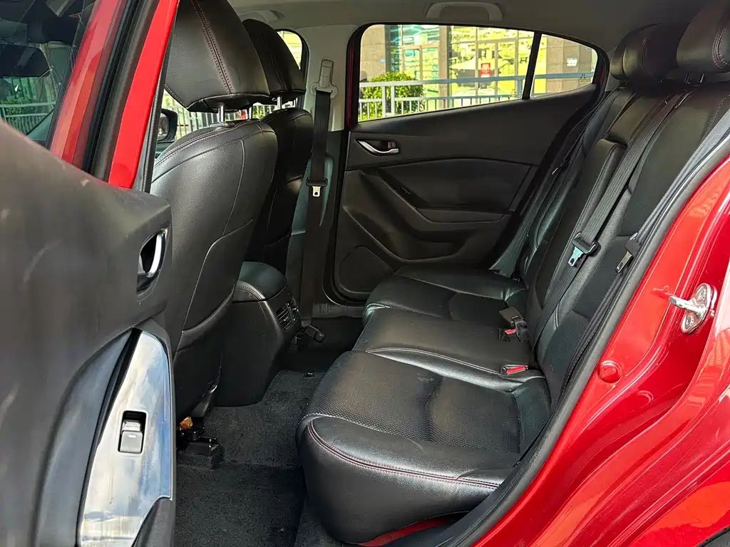 Mazda 3 Axela — миниатюра 10