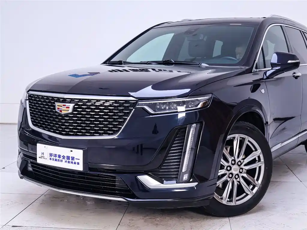 CADILLAC XT6