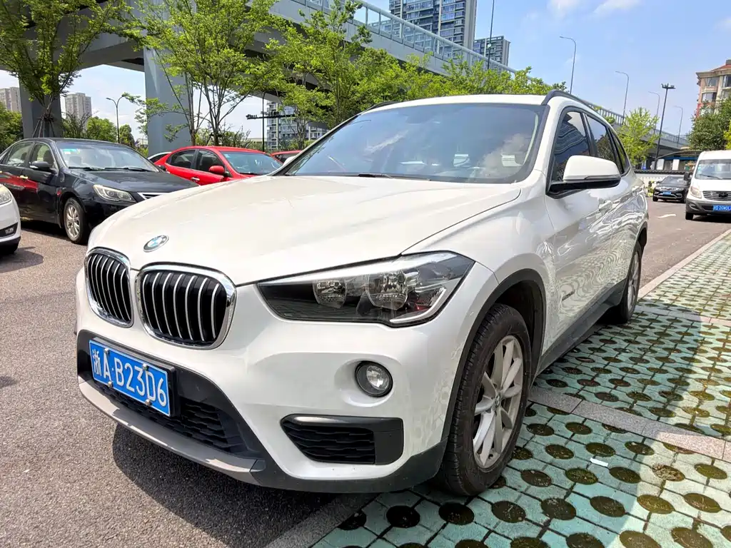 Купить BMW X1