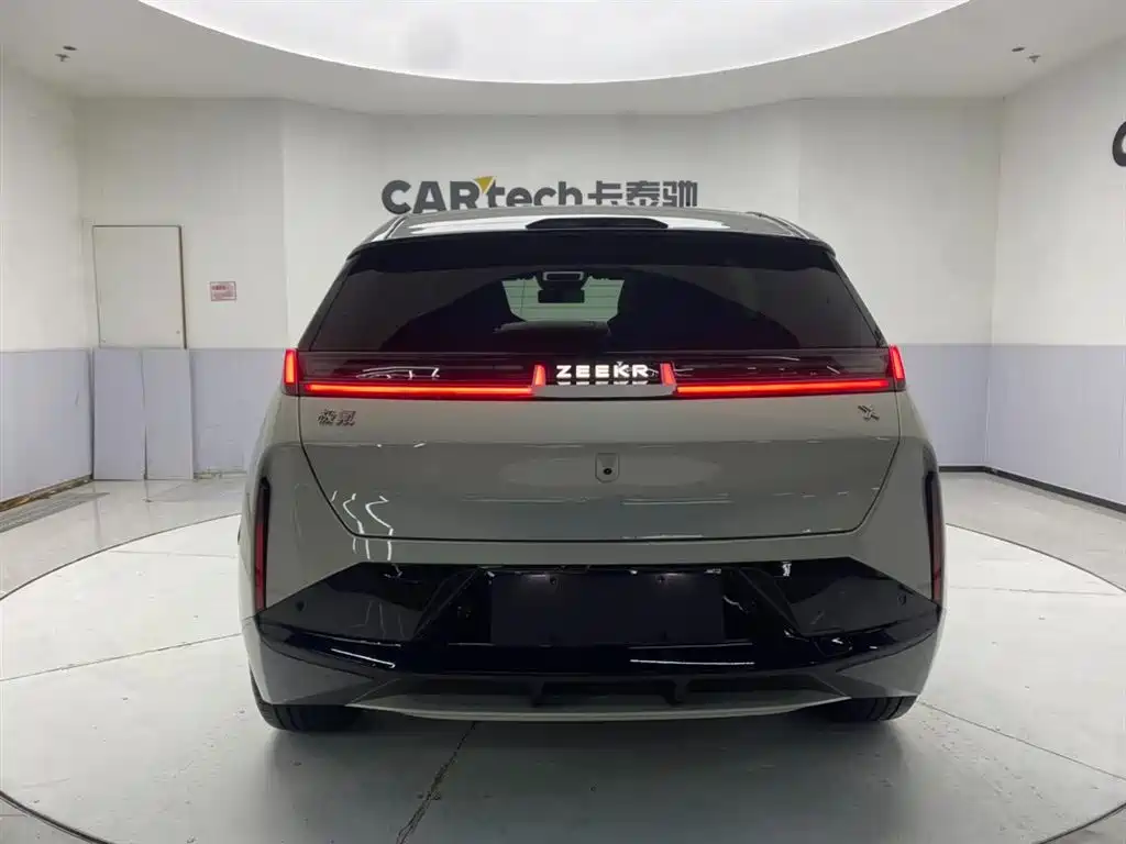 Zeekr X 2025 мест