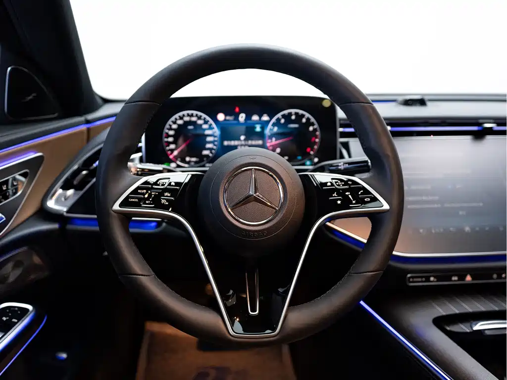 Mercedes-Benz E-Class — миниатюра 14