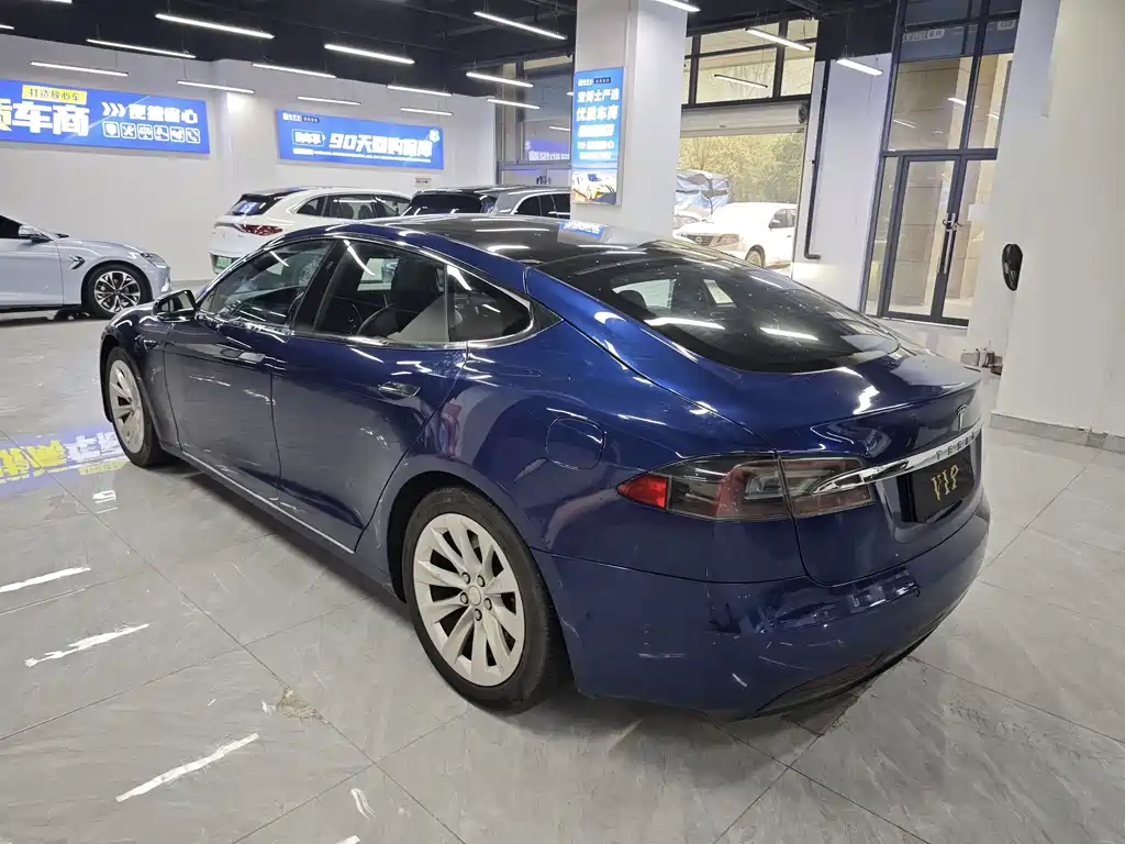 TESLA MODEL S