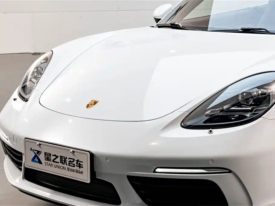 PORSCHE 718