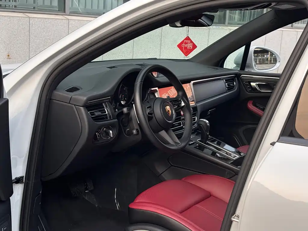 Porsche Macan — миниатюра 6