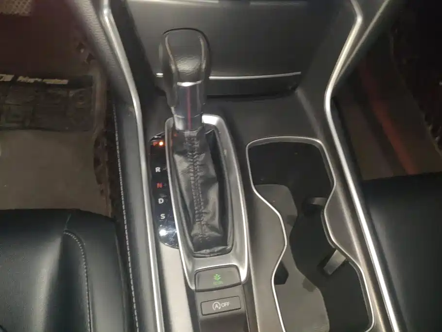 Honda Accord — миниатюра 16