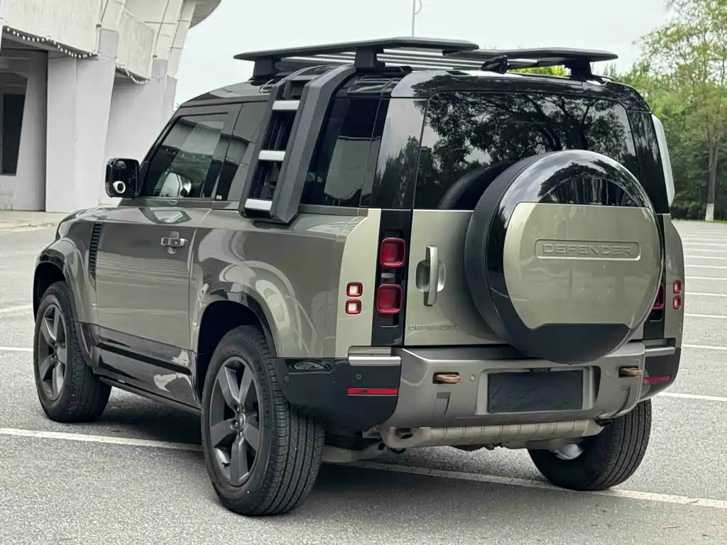 Land Rover Land Rover Defender 2023 90 2.0T P300 X-DYNAMIC HSE