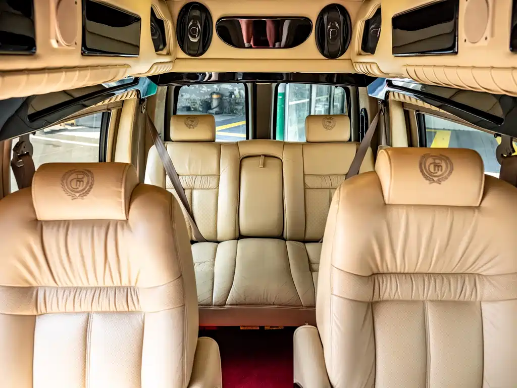 GMC Savana — миниатюра 6