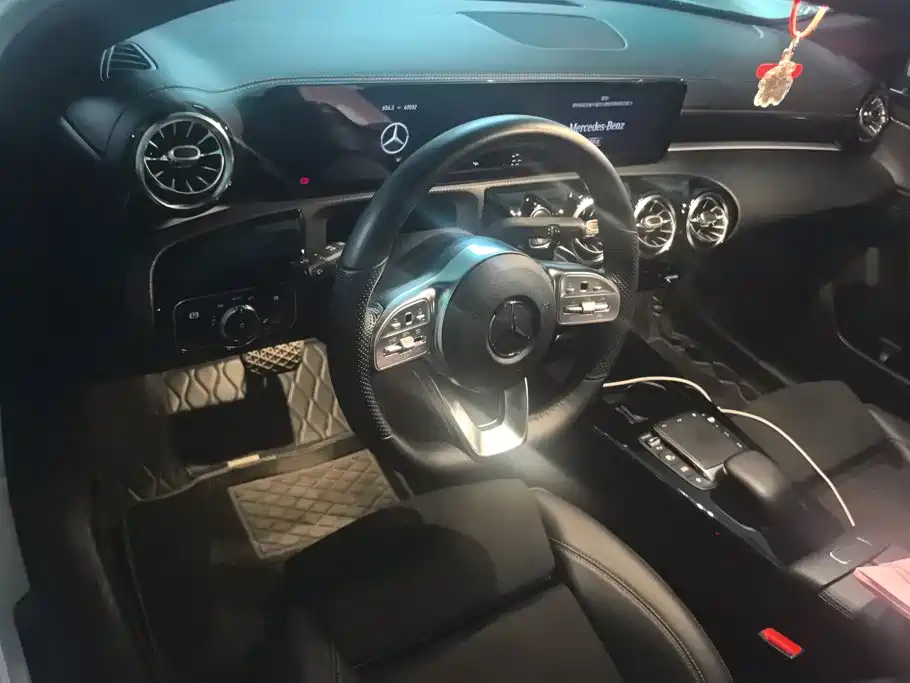 Mercedes-Benz A-Class — миниатюра 12