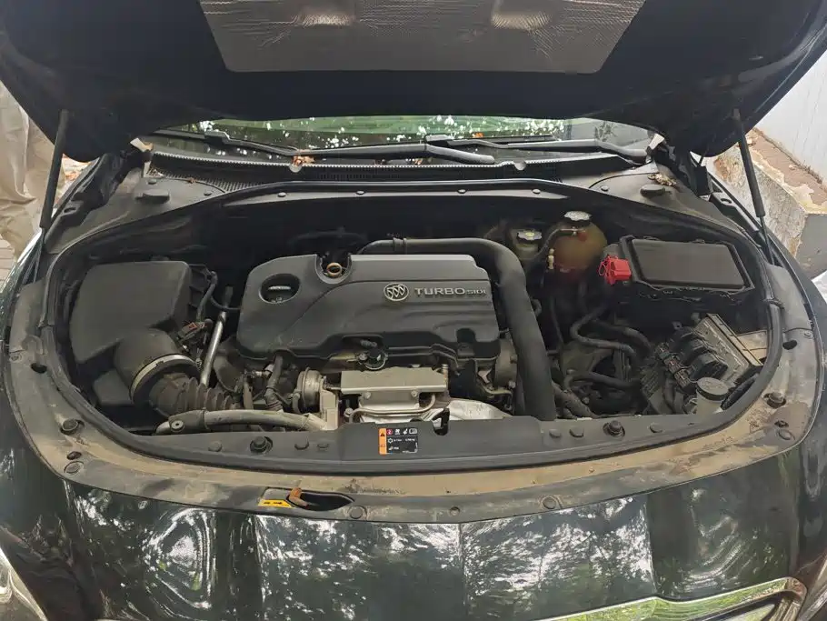 Buick LaCrosse — миниатюра 10
