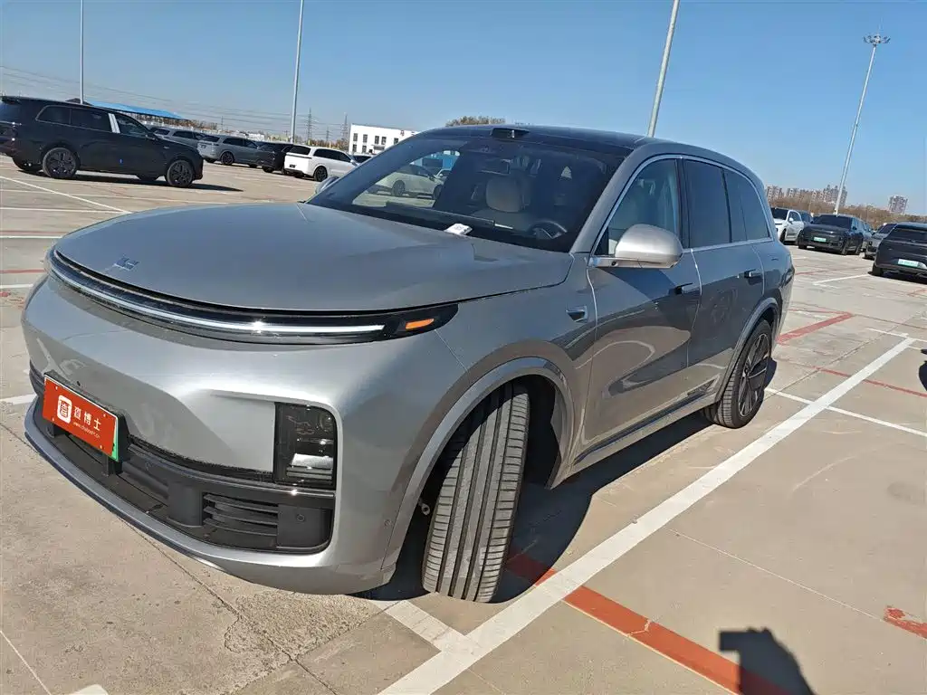 Li Auto Li L8 2025