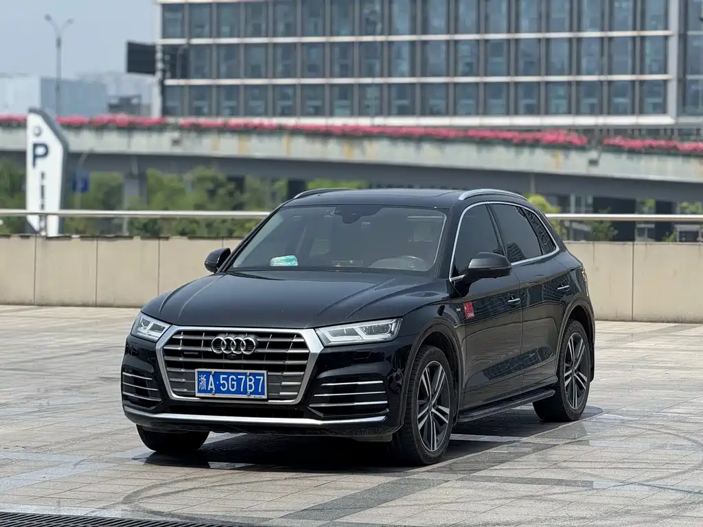 Купить Audi Q5L