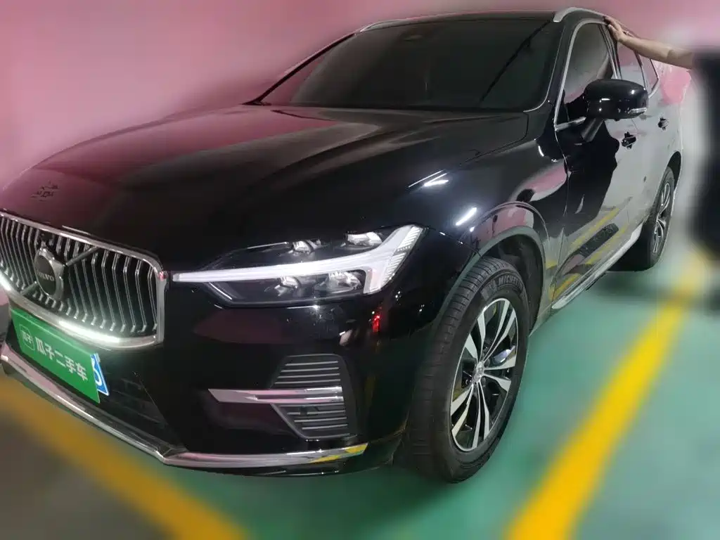 Volvo XC60 2025 B5 Luxury