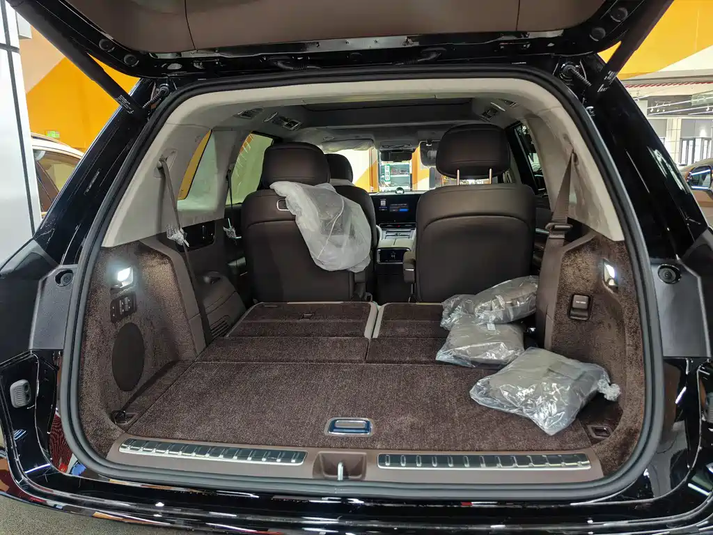 AITO ASK THE WORLD M9