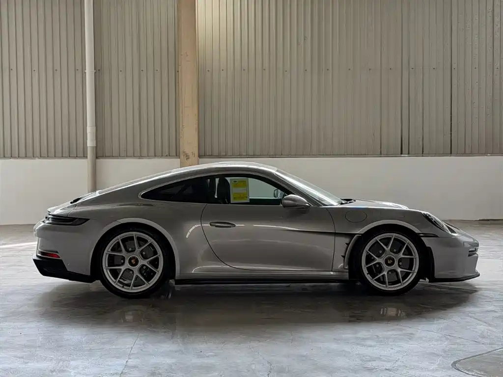 Porsche 911 2024 4.0L MT