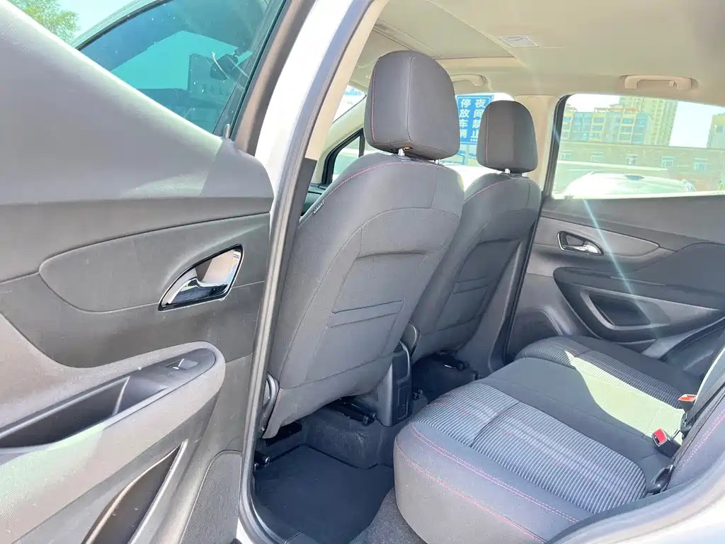 Buick Encore 18T Auto 2WD Urban Leading Type, фото 5
