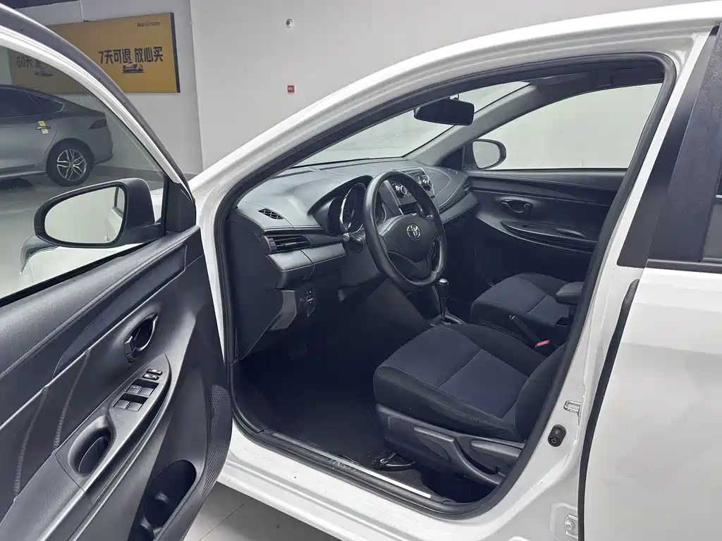 TOYOTA YARIS L TO ENJOY