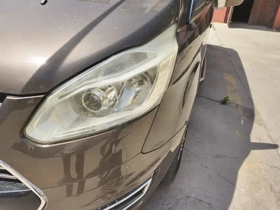 Ford Tourneo — миниатюра 5