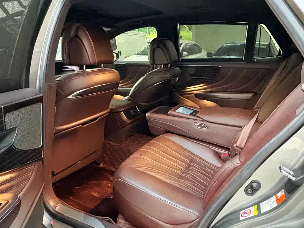 Lexus LS — миниатюра 5