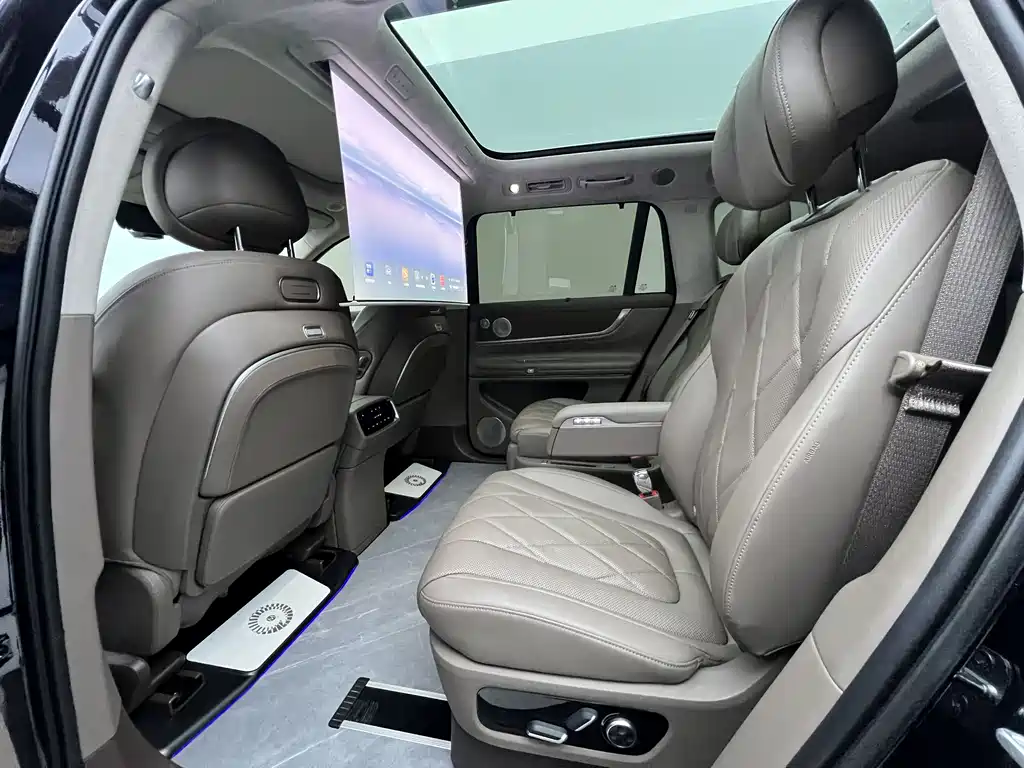 AITO ASK THE WORLD M9