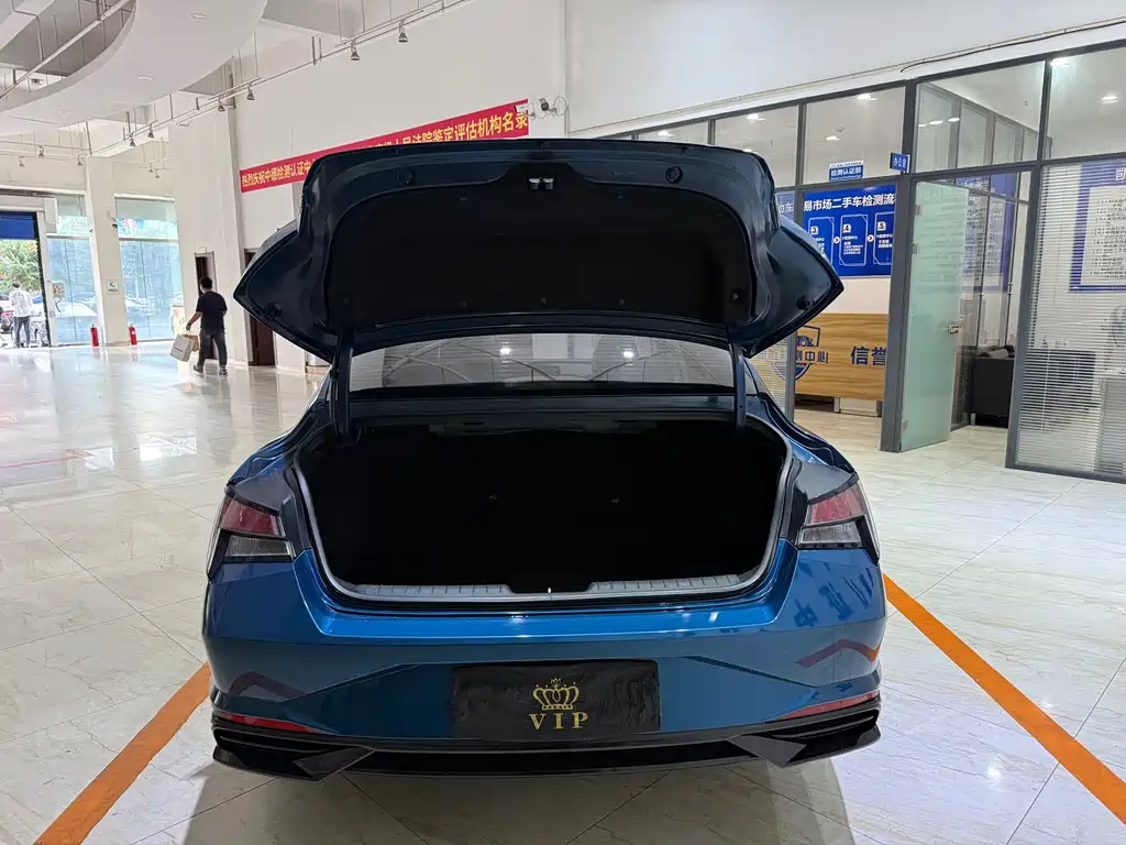 Hyundai Elantra — миниатюра 9