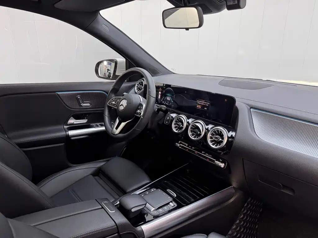 Mercedes-Benz GLA — миниатюра 9