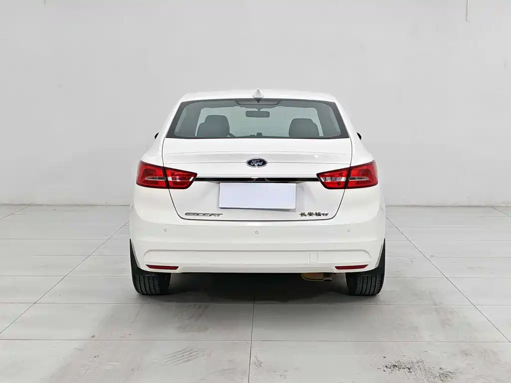 Ford Escort 2015 1.5L AT Fashion