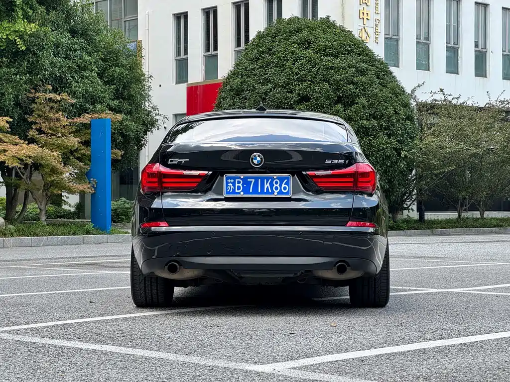 BMW 5 Series GT — миниатюра 4