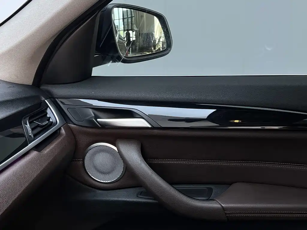 BMW X1 — миниатюра 13