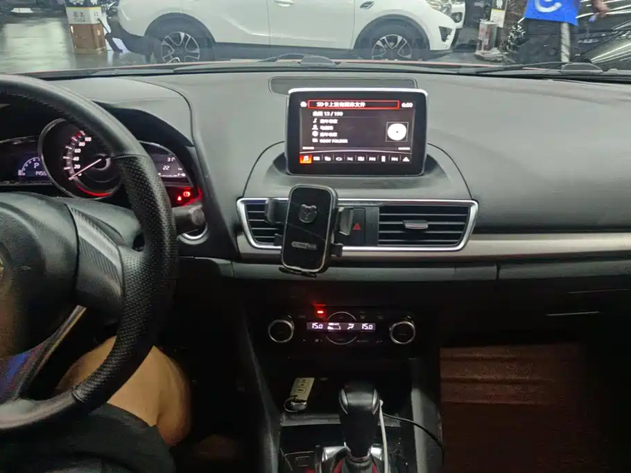 Mazda 3 Axela — миниатюра 13