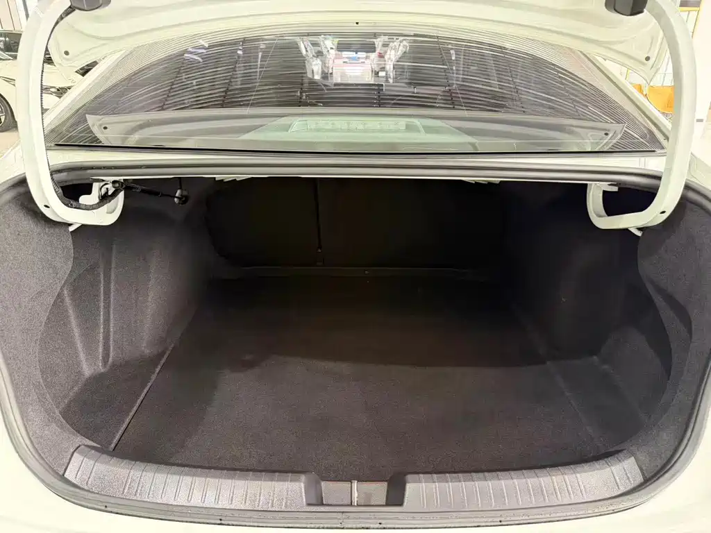 Volkswagen Sagitar — миниатюра 17