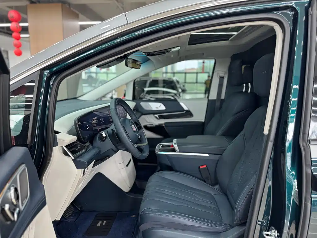 Buick Century 2023 2.0T мест