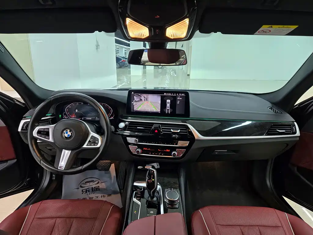 BMW 5 Series — миниатюра 8