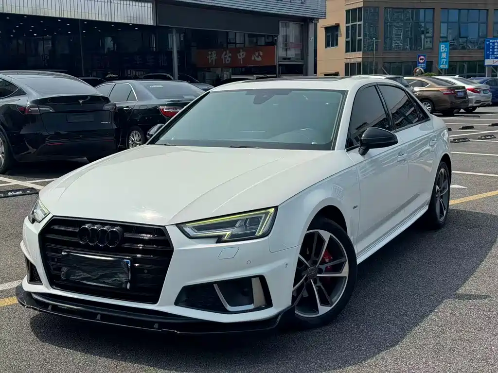 Audi A4L 2019