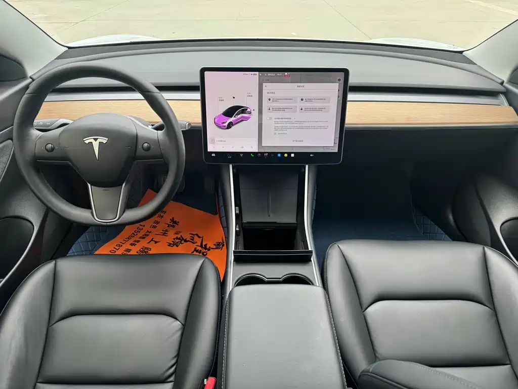 TESLA MODEL 3