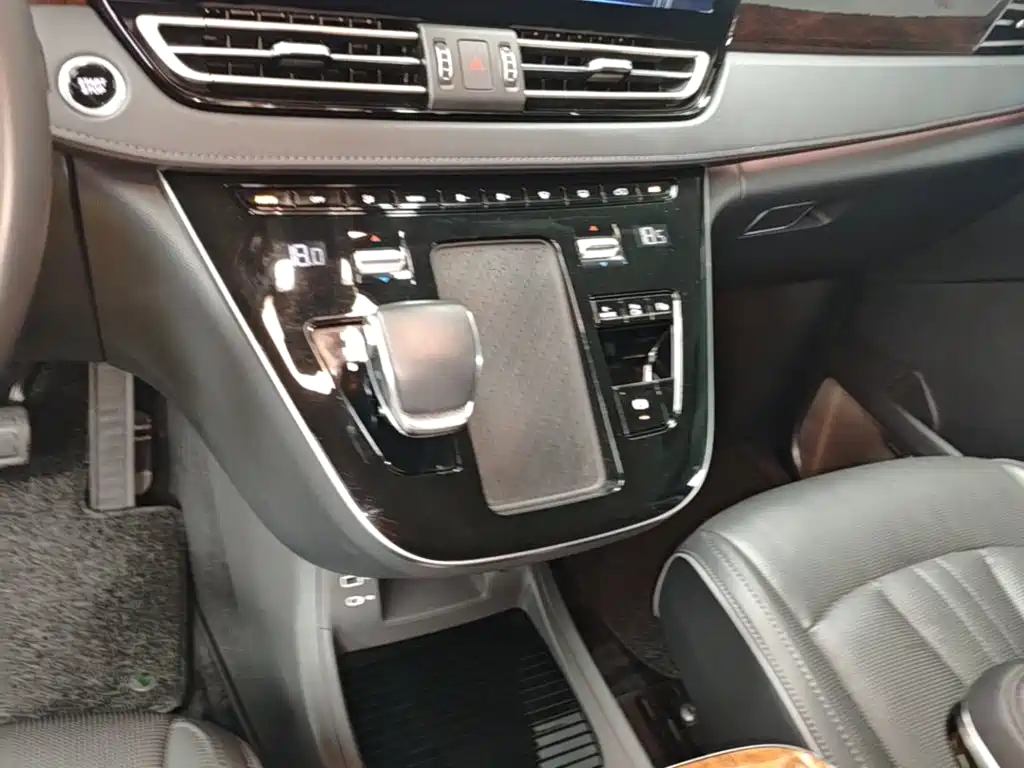 Hongqi Hongqi HQ9 PHEV — миниатюра 14