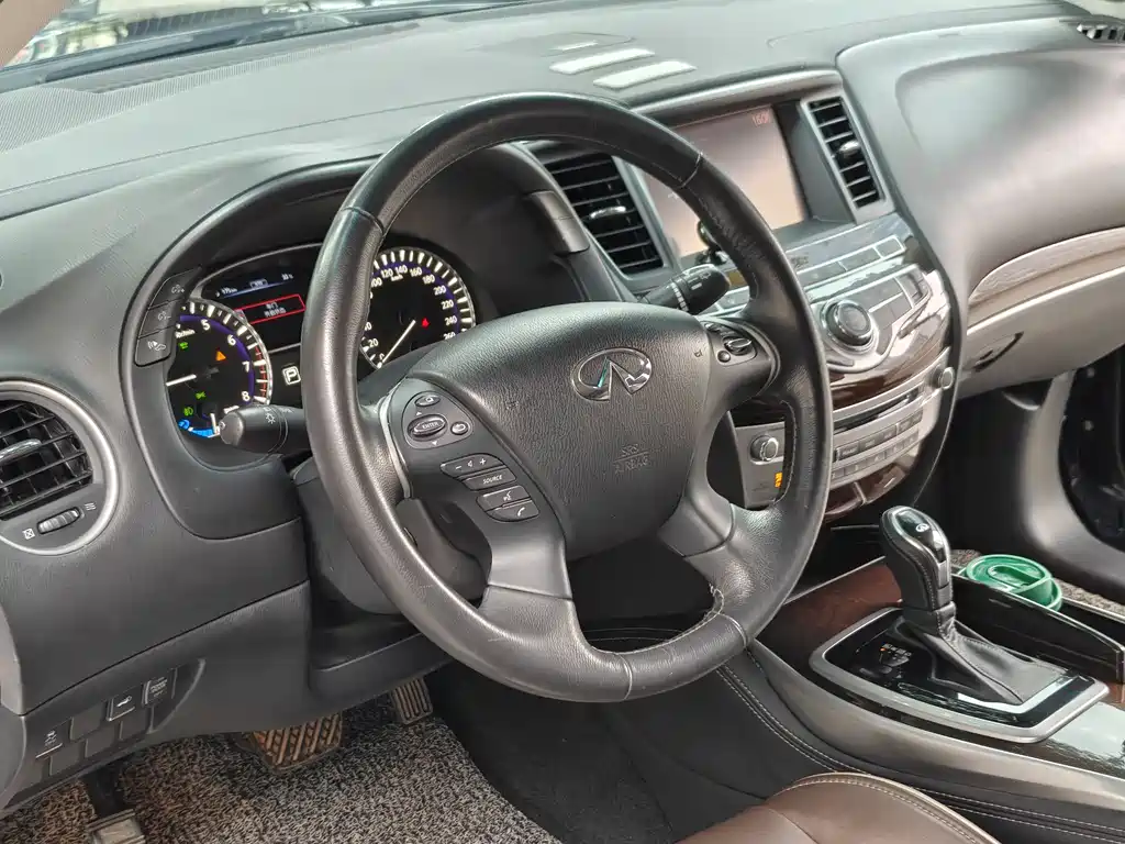 Infiniti QX60 2018 2.5 S/C Hybrid Champion