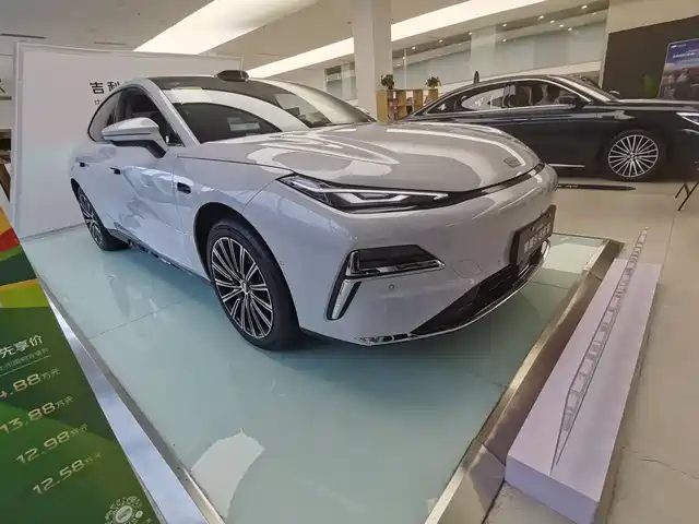 Geely Galaxy Xingyao 8