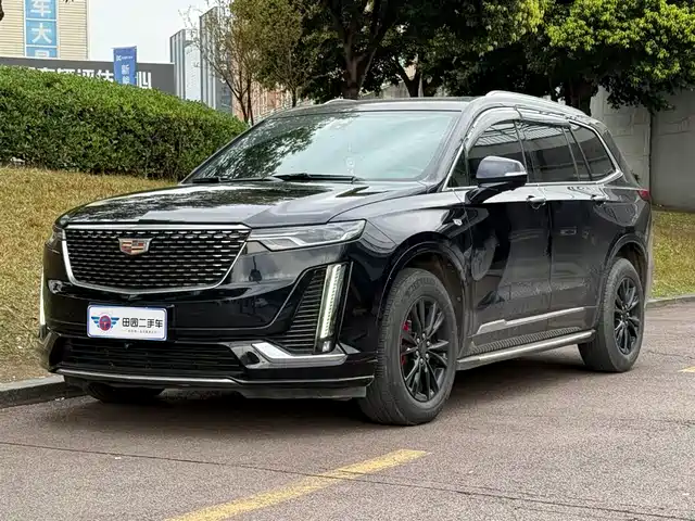 CADILLAC XT6