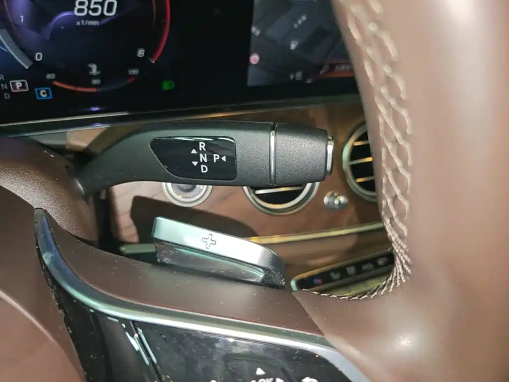 Mercedes-Benz E-Class — миниатюра 14