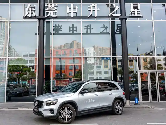 MERCEDES-BENZ GLB