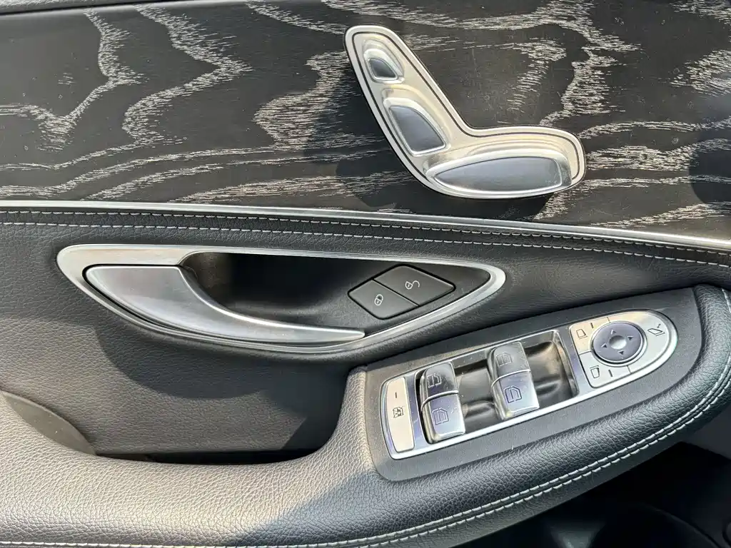 Mercedes-Benz C-Class — миниатюра 19