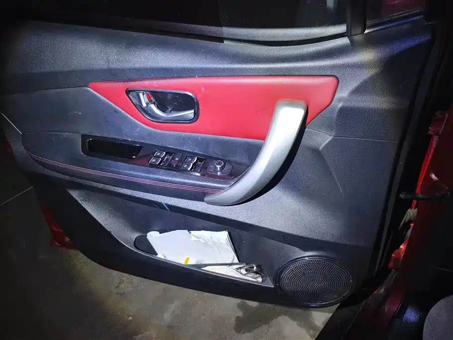 Haval H1 2015 1.5L MT Luxury
